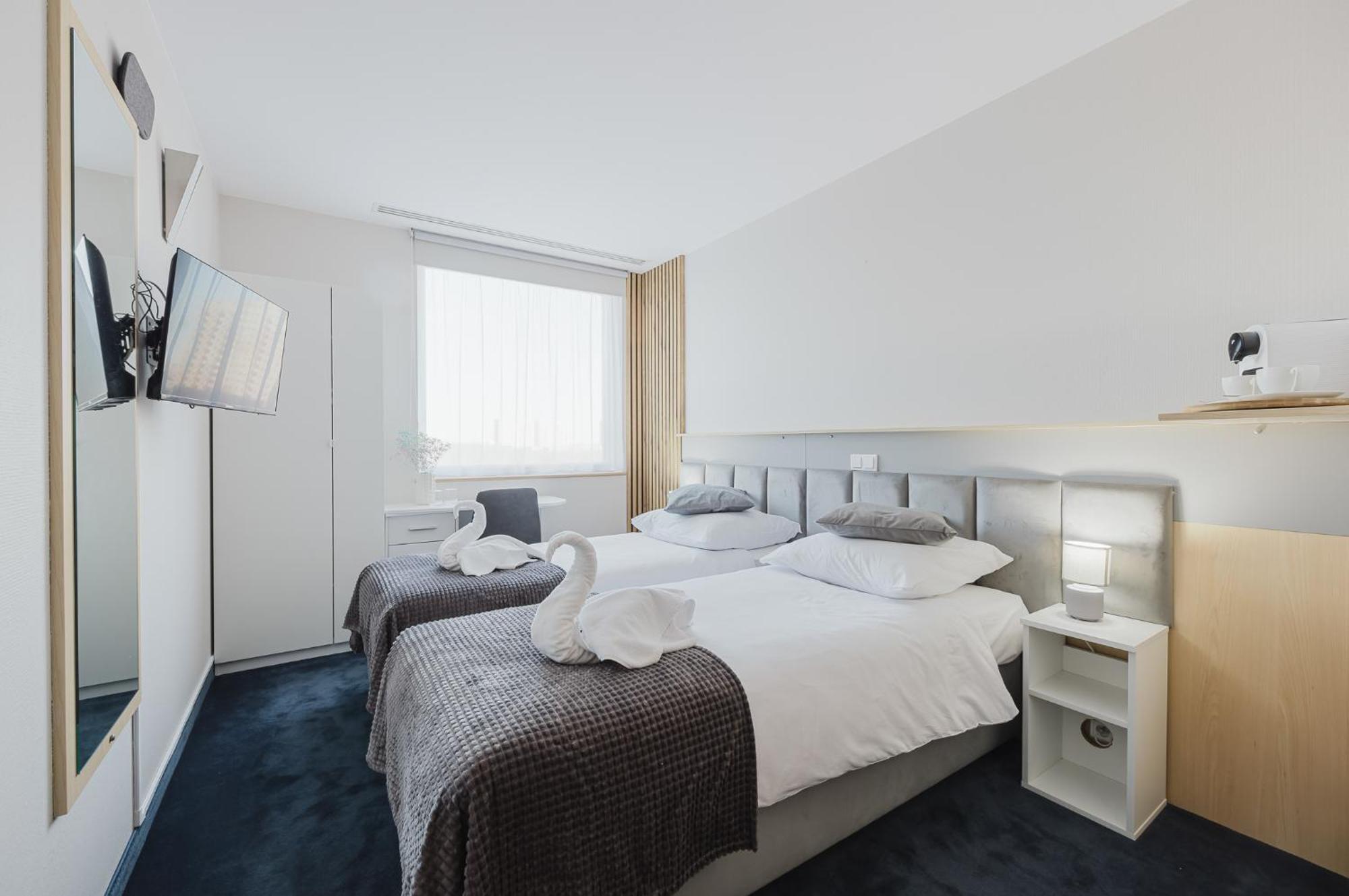 Silver - - By Kramm Aparthotel *